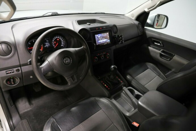 volkswagen-amarok-diesel-2011-big-4