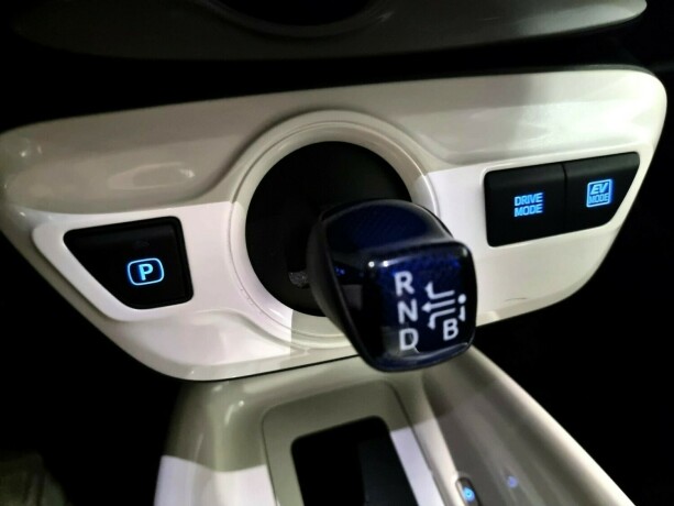 toyota-prius-elektrisitetbensin-2016-big-15