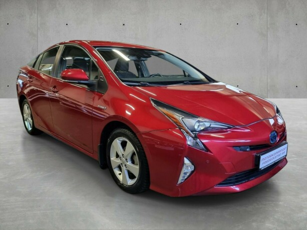 toyota-prius-elektrisitetbensin-2016-big-1