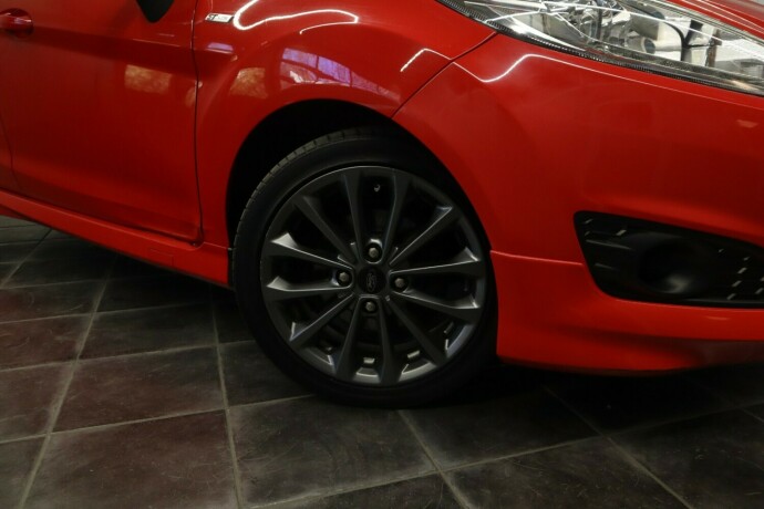 ford-fiesta-bensin-2016-big-35
