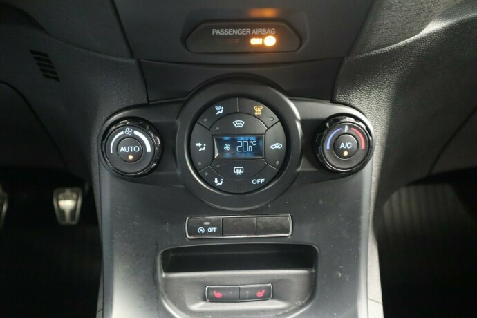 ford-fiesta-bensin-2016-big-25