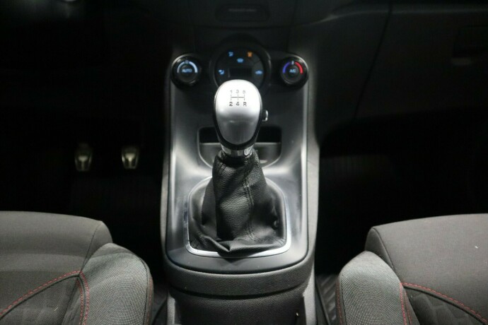 ford-fiesta-bensin-2016-big-23