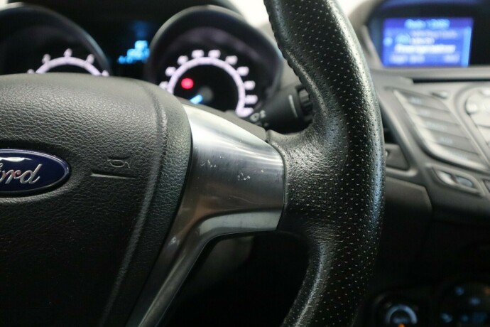 ford-fiesta-bensin-2016-big-21