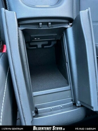 mercedes-benz-gle-elektrisitetdiesel-2023-big-16