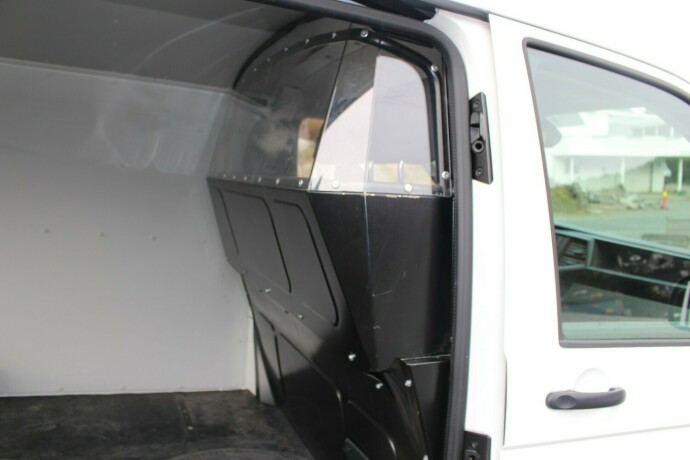 volkswagen-transporter-diesel-2021-big-8