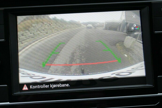 volkswagen-transporter-diesel-2021-big-13