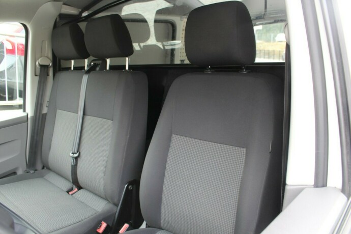 volkswagen-transporter-diesel-2021-big-9
