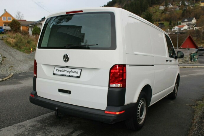 volkswagen-transporter-diesel-2021-big-5