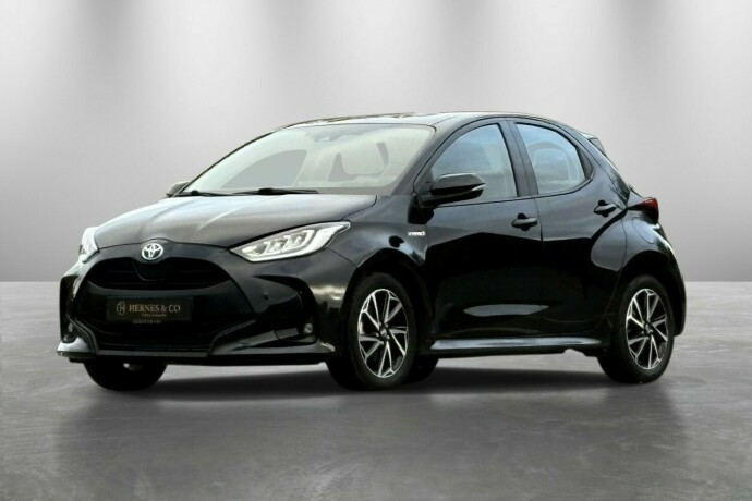 toyota-yaris-elektrisitetbensin-2021-big-0