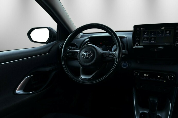 toyota-yaris-elektrisitetbensin-2021-big-15