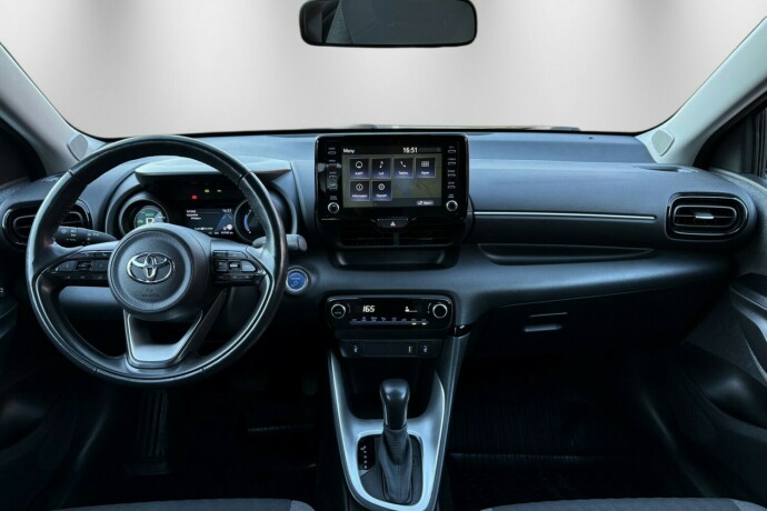 toyota-yaris-elektrisitetbensin-2021-big-14