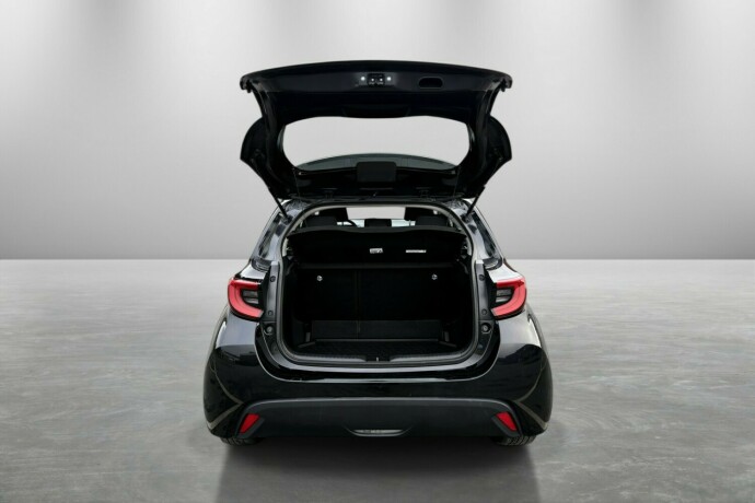 toyota-yaris-elektrisitetbensin-2021-big-10