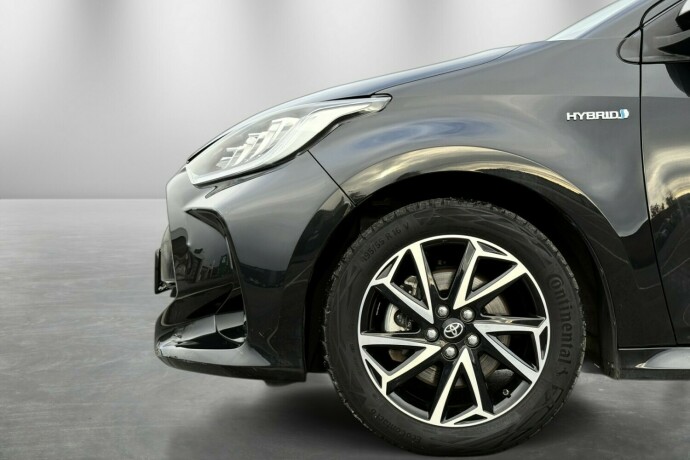 toyota-yaris-elektrisitetbensin-2021-big-5