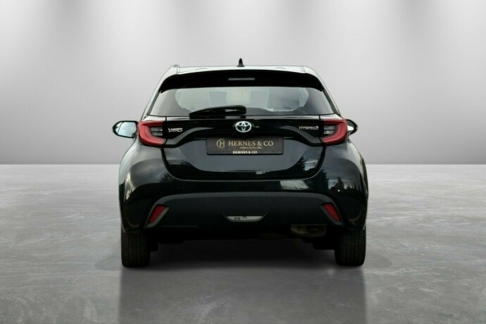 toyota-yaris-elektrisitetbensin-2021-big-9