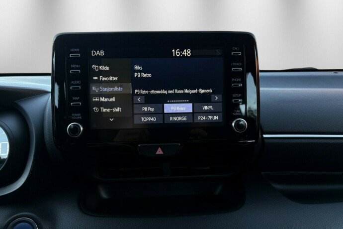 toyota-yaris-elektrisitetbensin-2021-big-23