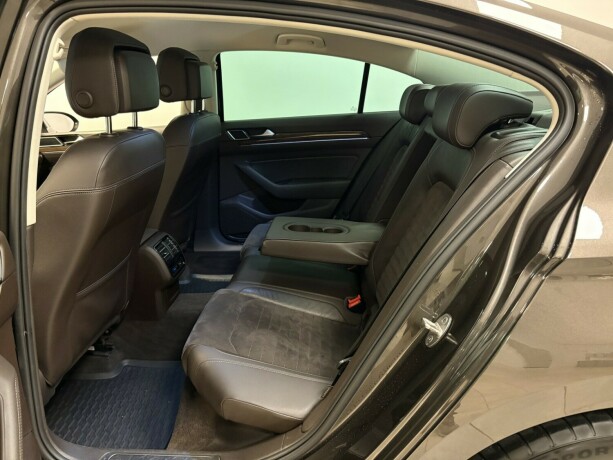 volkswagen-passat-bensin-2015-big-22