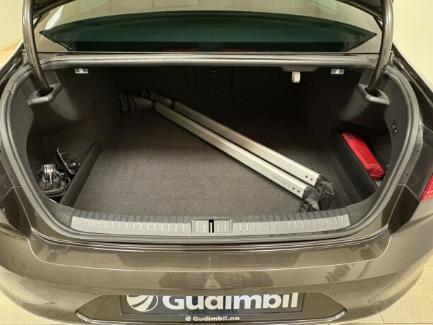 volkswagen-passat-bensin-2015-big-24