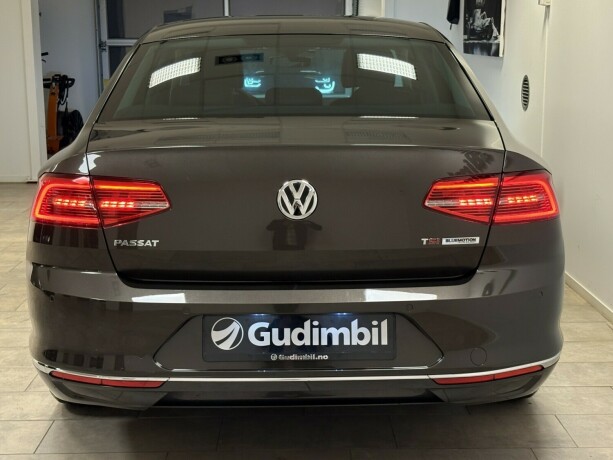 volkswagen-passat-bensin-2015-big-4