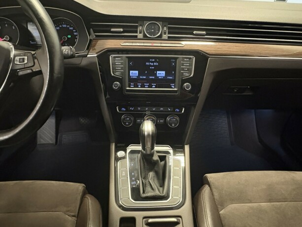 volkswagen-passat-bensin-2015-big-14