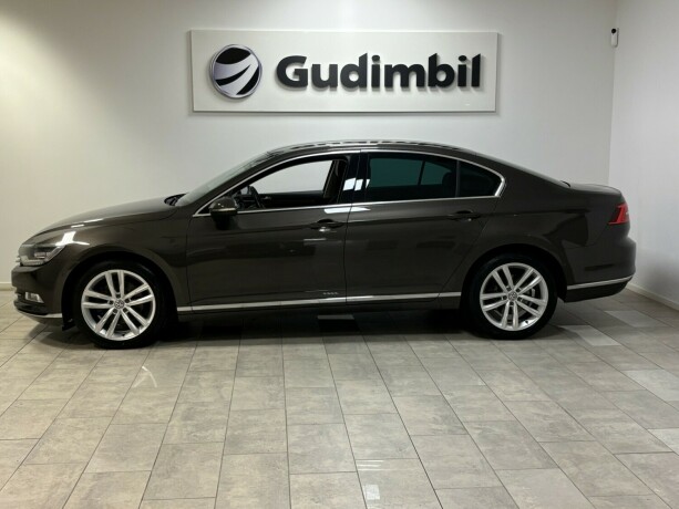 volkswagen-passat-bensin-2015-big-2