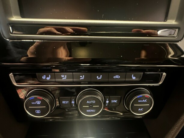 volkswagen-passat-bensin-2015-big-19