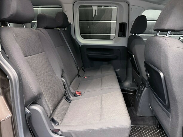 volkswagen-caddy-bensin-2017-big-18