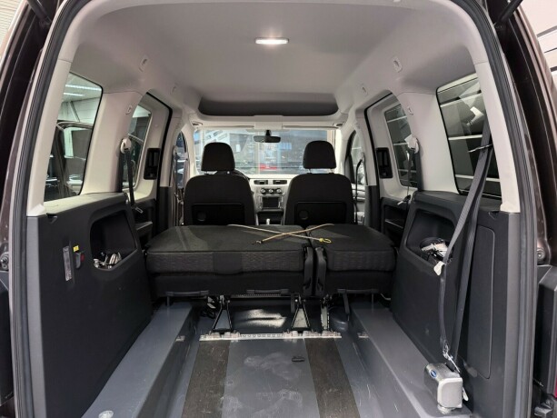 volkswagen-caddy-bensin-2017-big-21