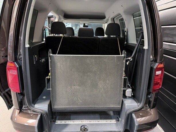 volkswagen-caddy-bensin-2017-big-19