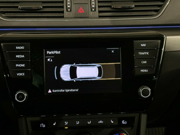 skoda-superb-bensin-2016-big-17