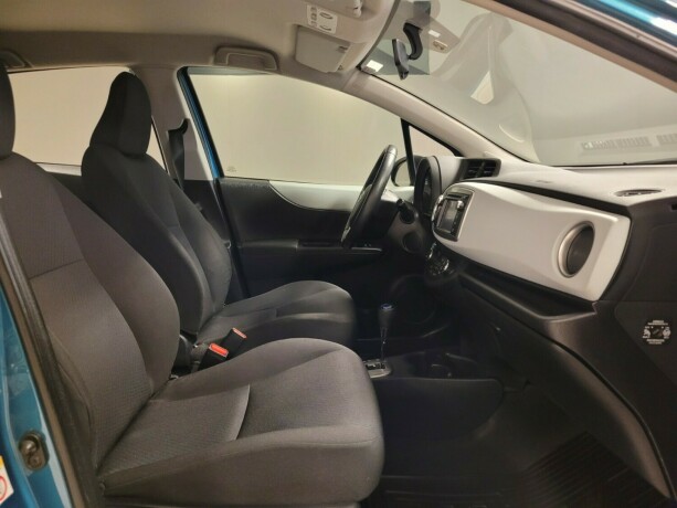 toyota-yaris-elektrisitetbensin-2014-big-12