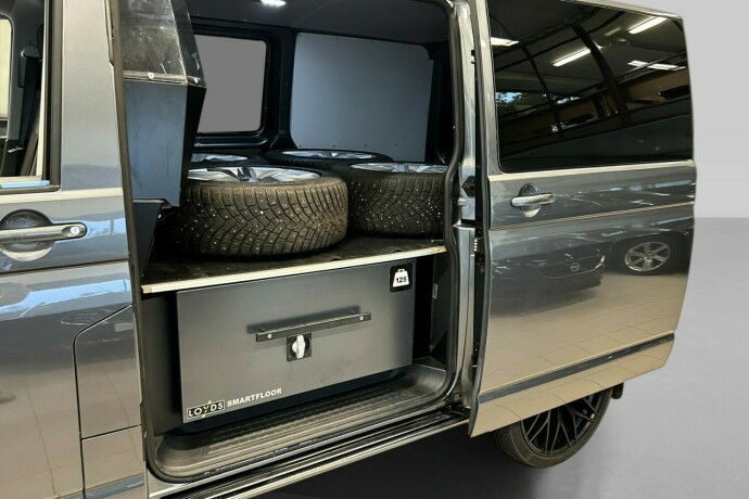 volkswagen-transporter-diesel-2021-big-14