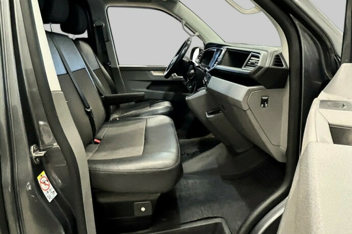 volkswagen-transporter-diesel-2021-big-11