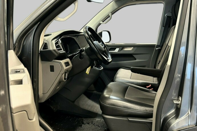 volkswagen-transporter-diesel-2021-big-9