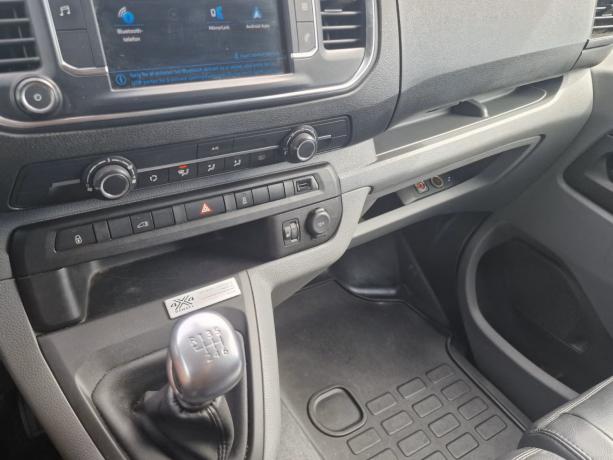 peugeot-expert-diesel-2020-big-10