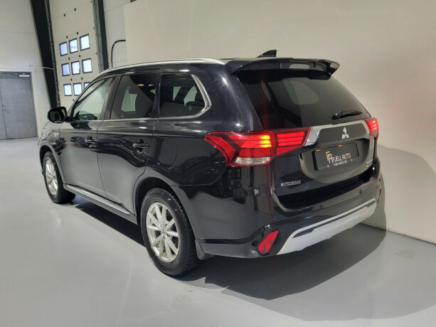 mitsubishi-outlander-elektrisitetbensin-2019-big-6