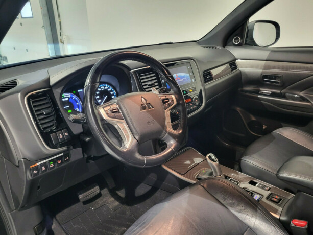 mitsubishi-outlander-elektrisitetbensin-2019-big-10