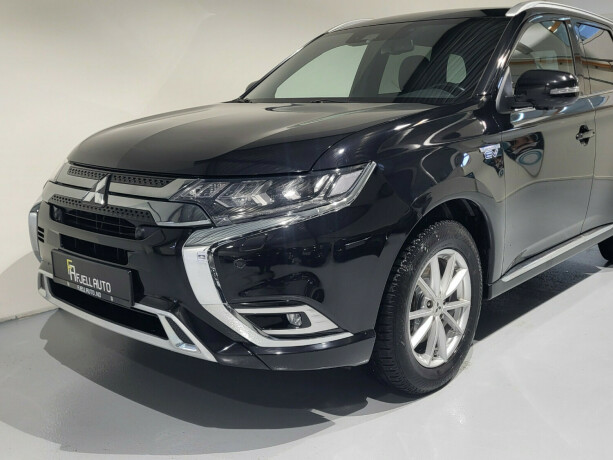 mitsubishi-outlander-elektrisitetbensin-2019-big-1