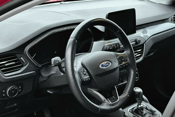 ford-focus-bensin-2019-big-11