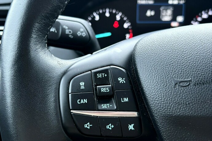 ford-focus-bensin-2019-big-14