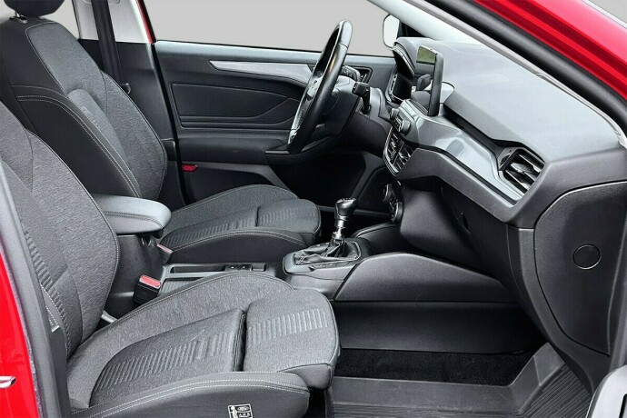 ford-focus-bensin-2019-big-9