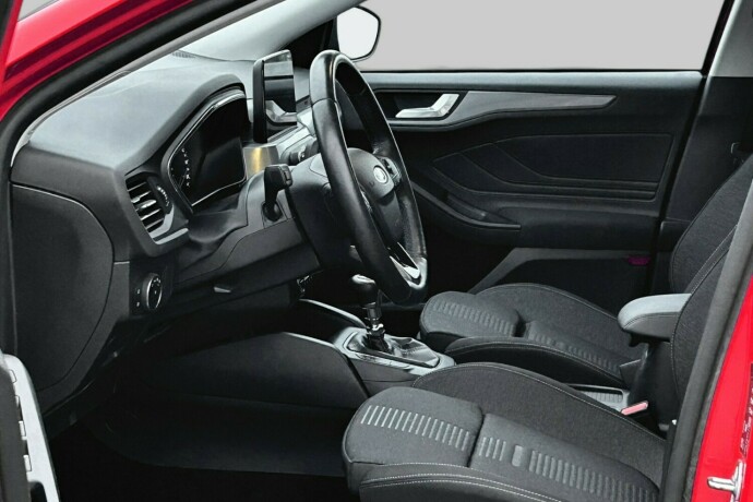 ford-focus-bensin-2019-big-12