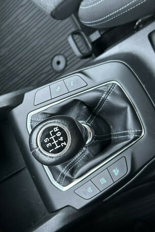 ford-focus-bensin-2019-big-16