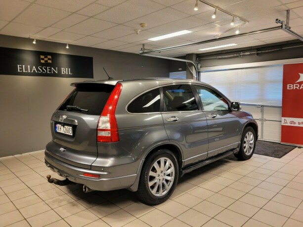 honda-cr-v-bensin-2011-big-3