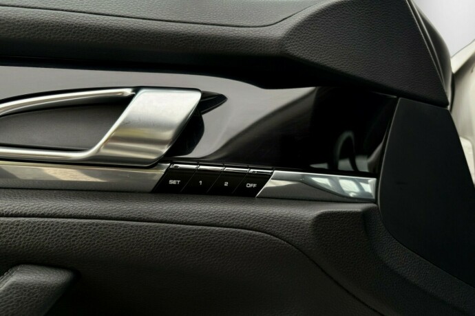 porsche-panamera-bensin-2010-big-14