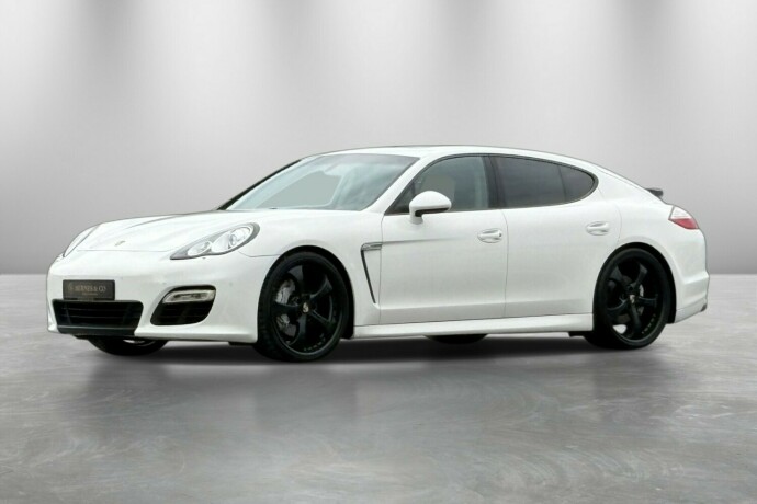 porsche-panamera-bensin-2010-big-1