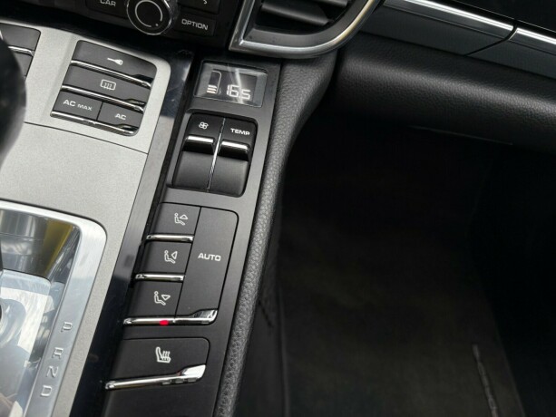 porsche-panamera-bensin-2010-big-29