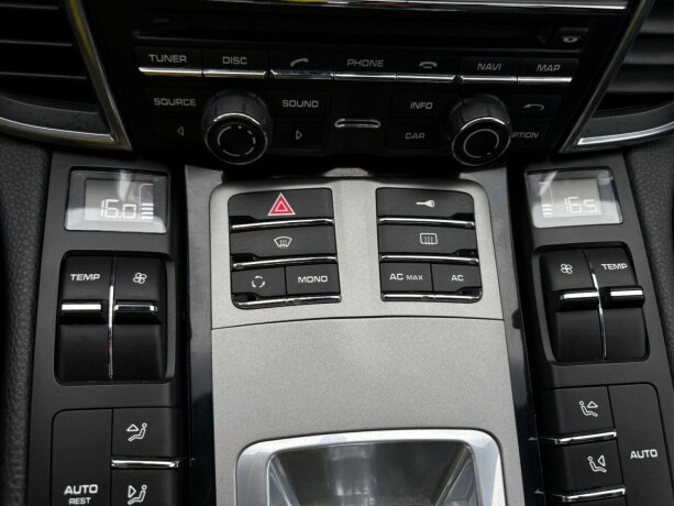porsche-panamera-bensin-2010-big-26