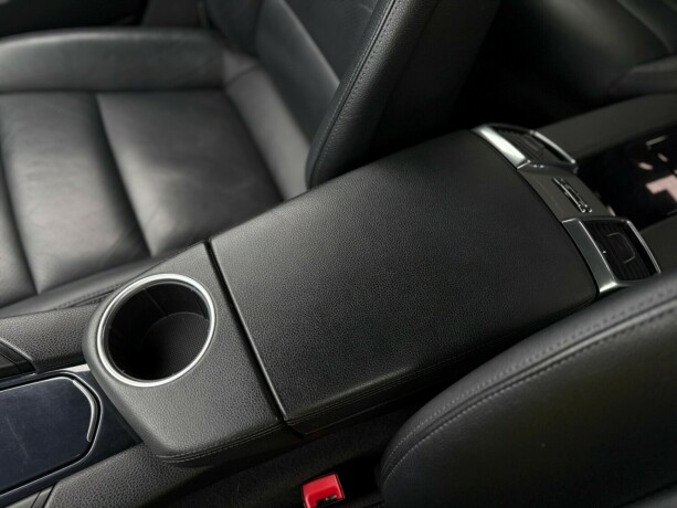 porsche-panamera-bensin-2010-big-33