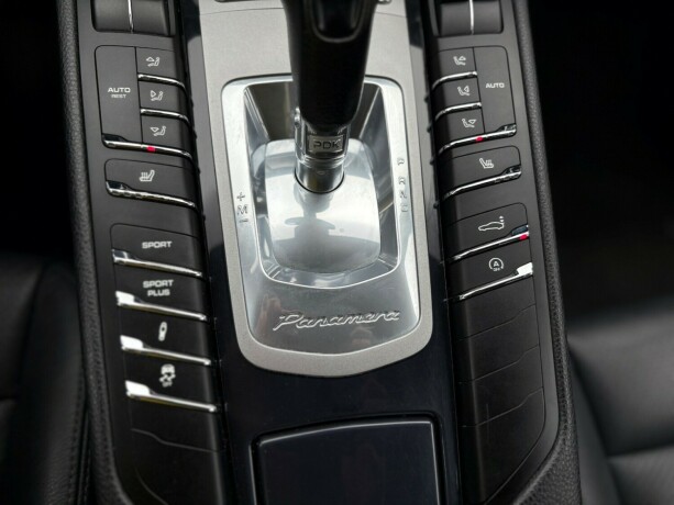 porsche-panamera-bensin-2010-big-28