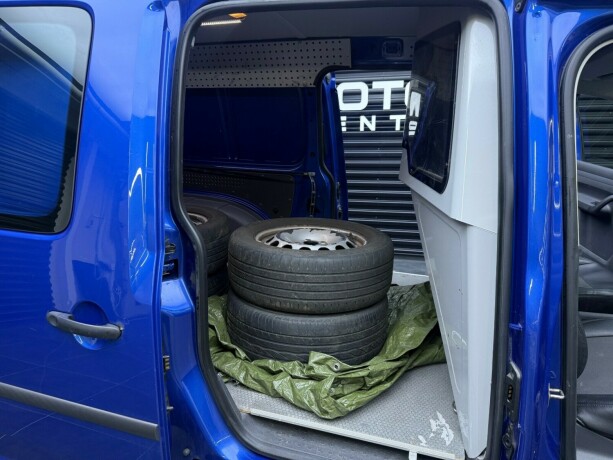 volkswagen-caddy-maxi-diesel-2015-big-23